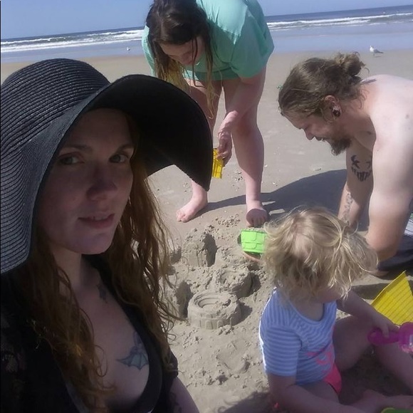 About me (& my closet) - Picture 2 of 8